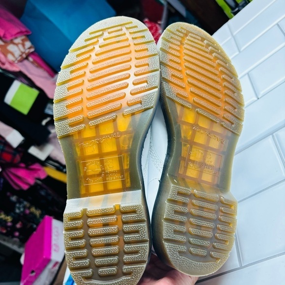 Dr/Doc Martens 1460 SMOOTH LEATHER LACE UP BOOTS US 7 White - Picture 4 of 14